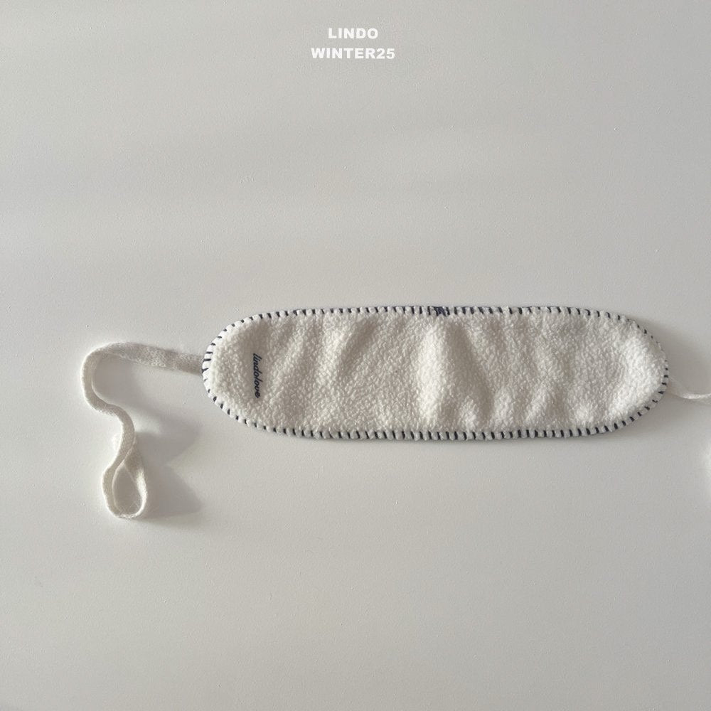 ［LINDO］Mellow embroidery ear muffler
