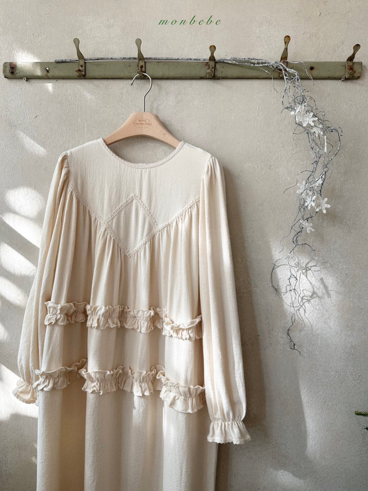 ［monbebe］Merlin frill one-piece (adult)