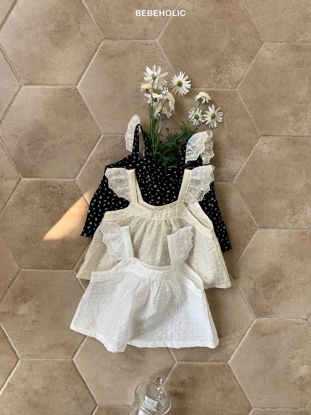 ［bebe holic］Leaf wing blouse
