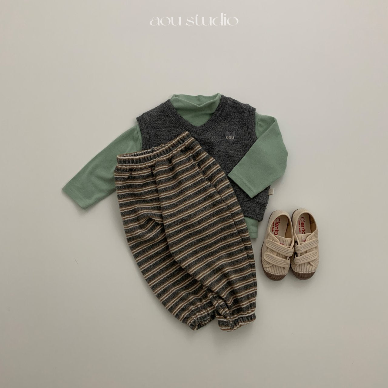 ［aou studio］Pompom mock neck