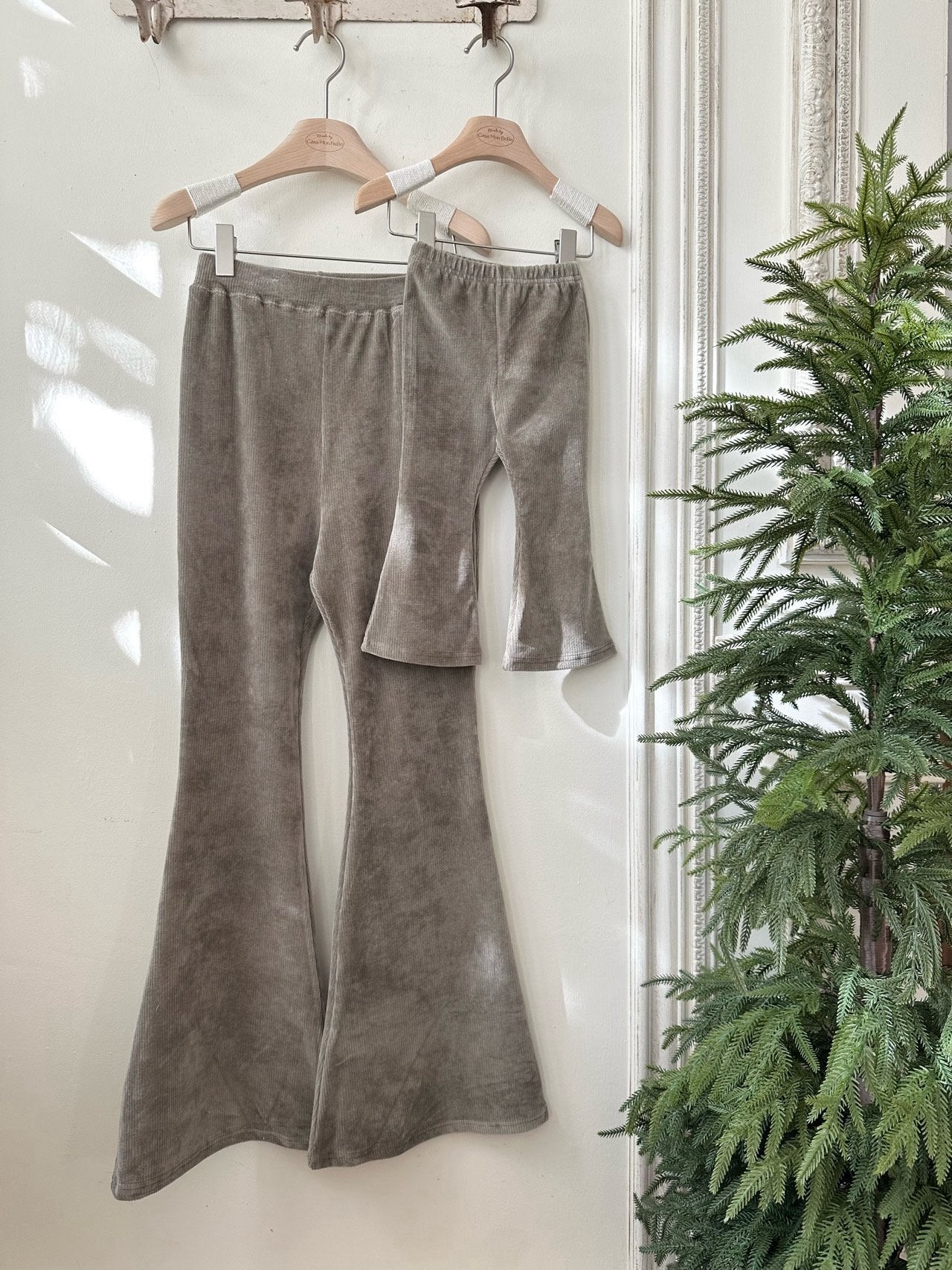 ［monbebe］Corduroy soan flare pants (adult)