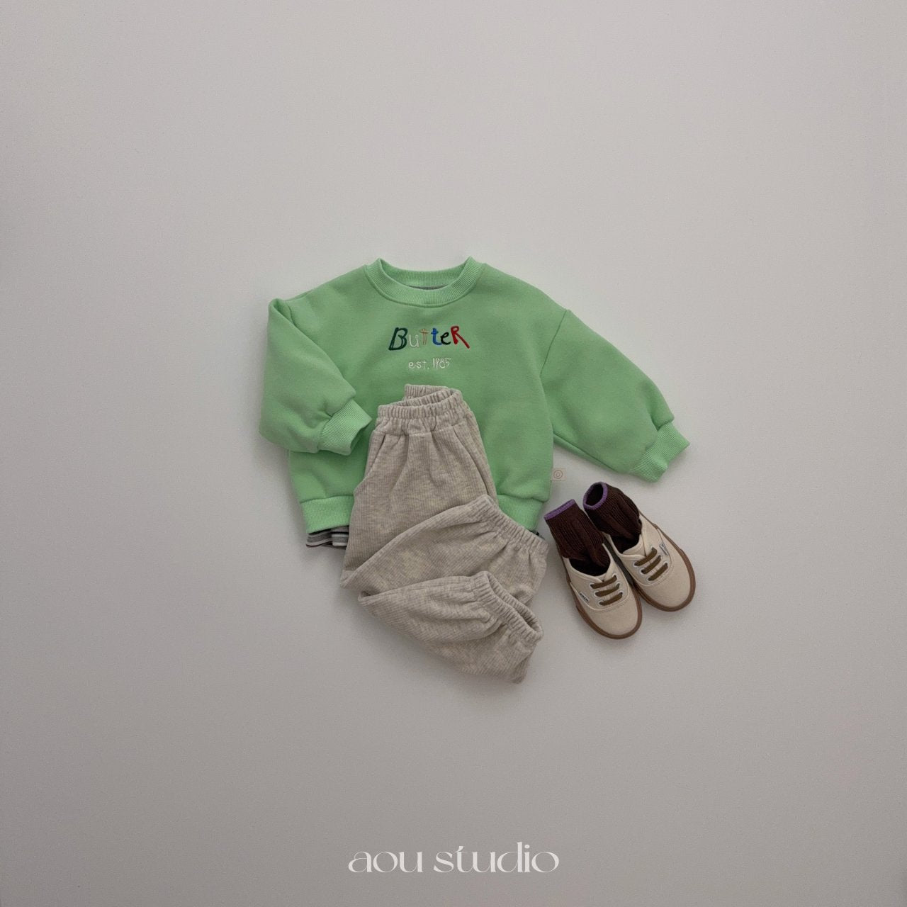 ［aou studio］Cream jogger pants