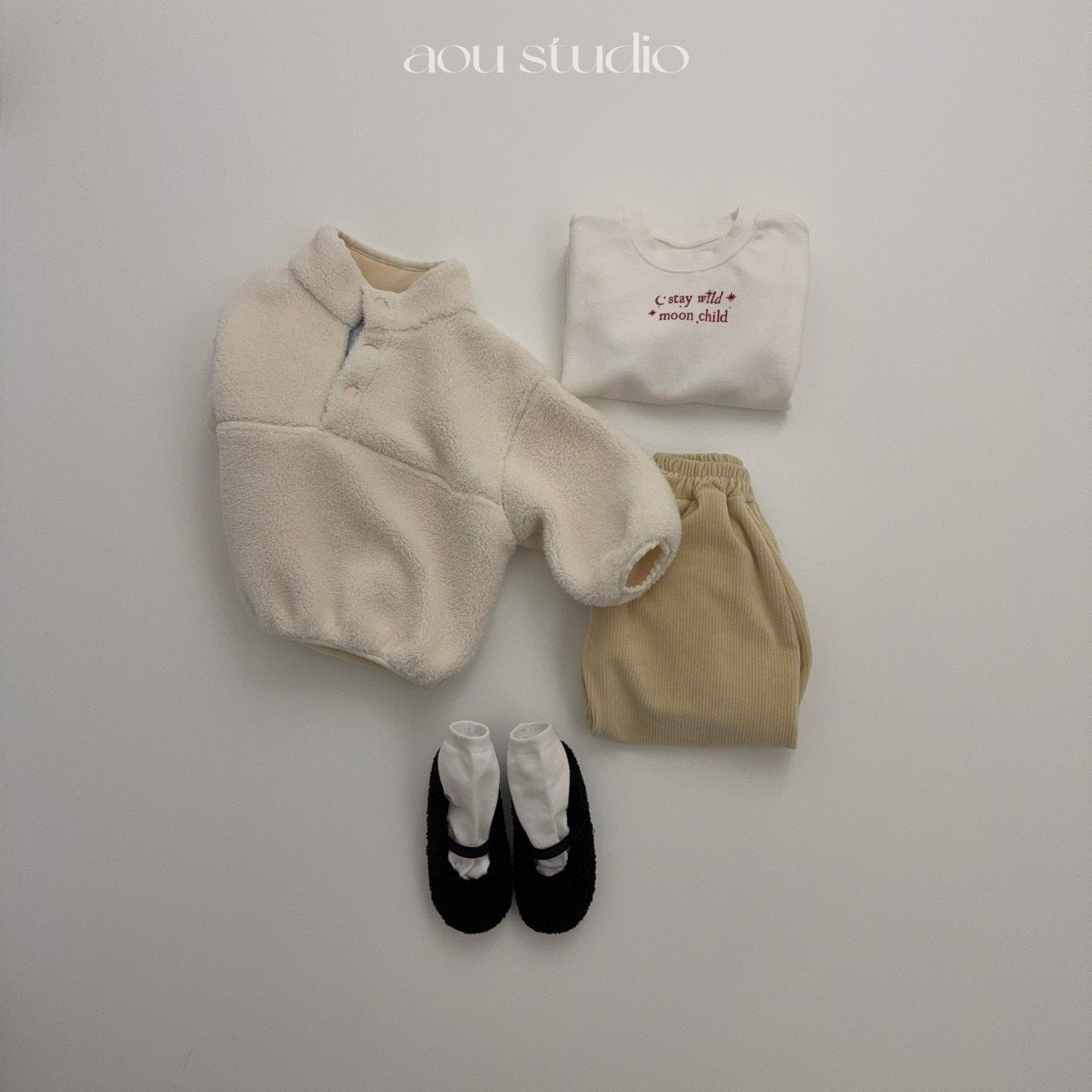 ［aou studio］Cream jogger pants