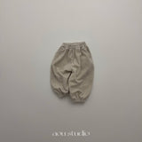 ［aou studio］Cream jogger pants