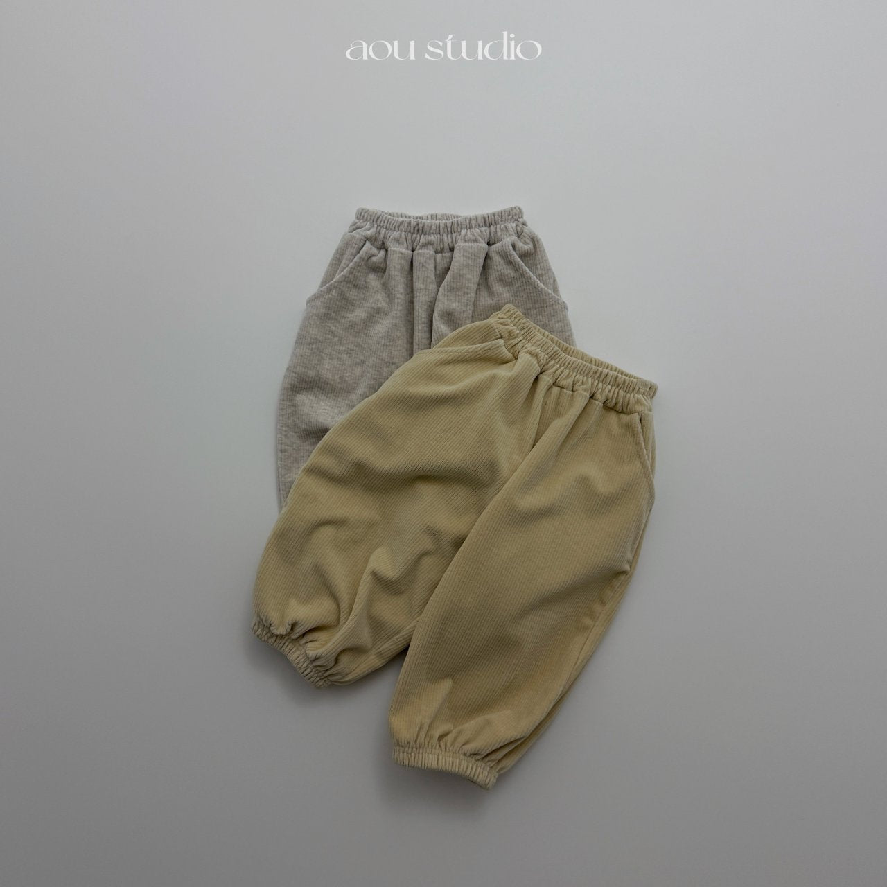 ［aou studio］Cream jogger pants