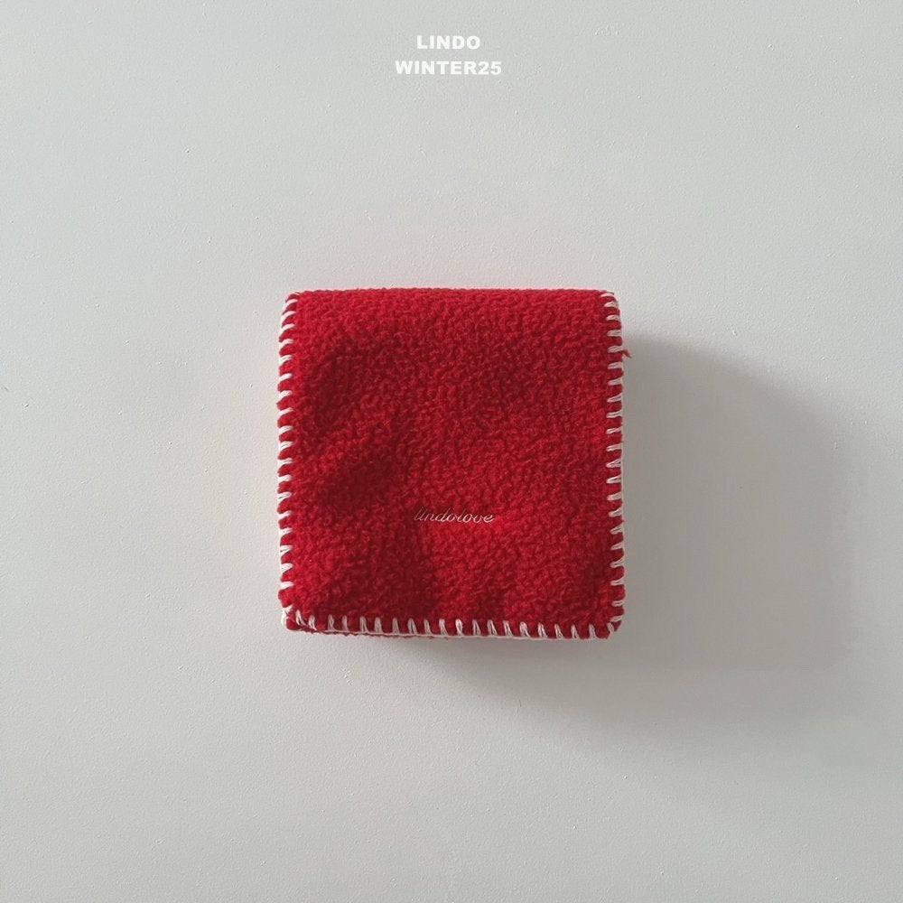 ［LINDO］Mellow embroidery muffler