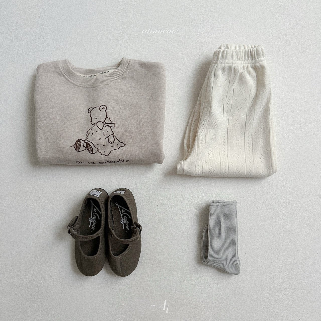 [atomeme] Enni sweatshirt
