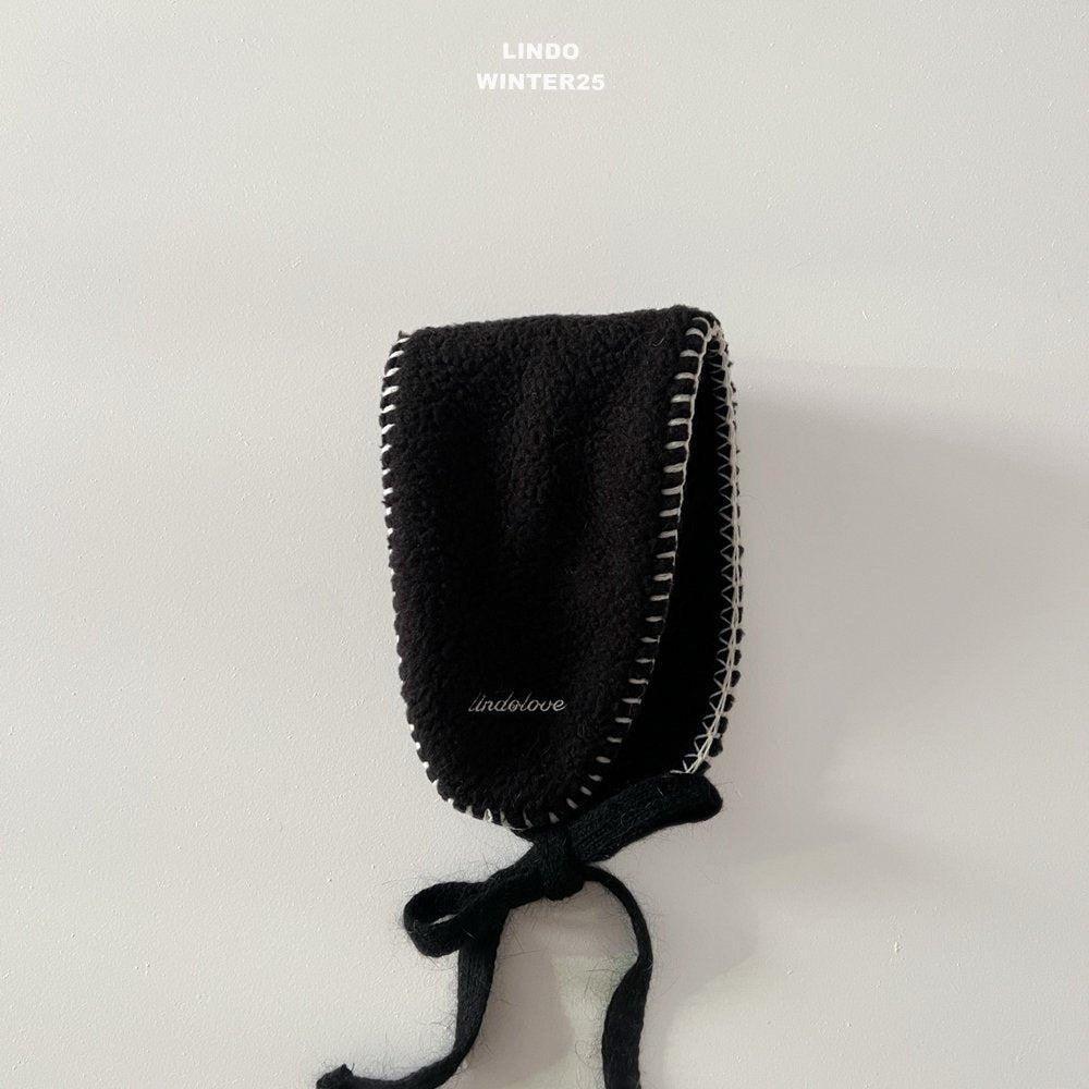 ［LINDO］Mellow embroidery ear muffler
