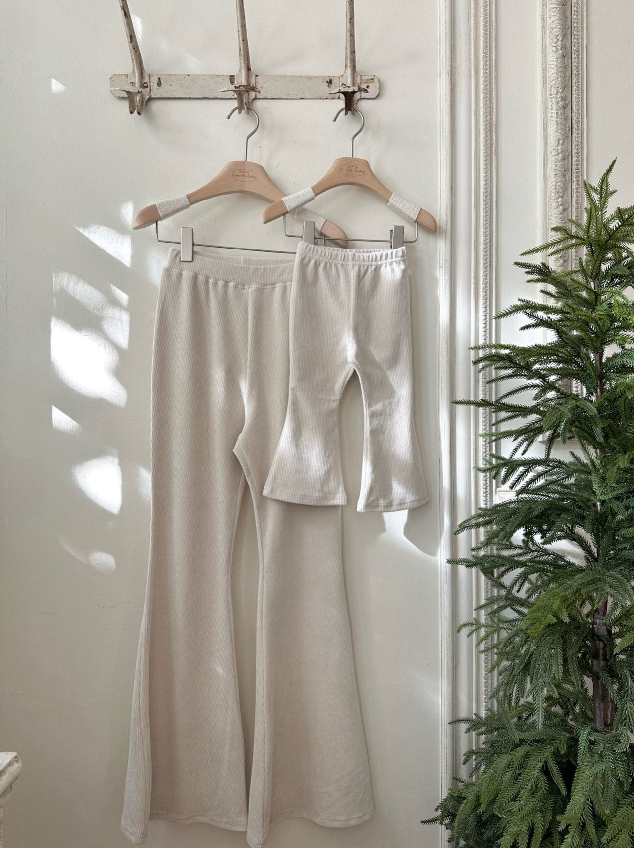 ［monbebe］Corduroy soan flare pants (adult)