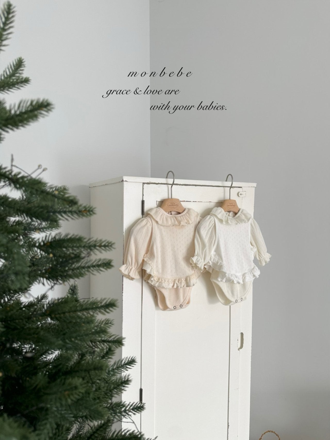 ［monbebe］Frill eyelet vest