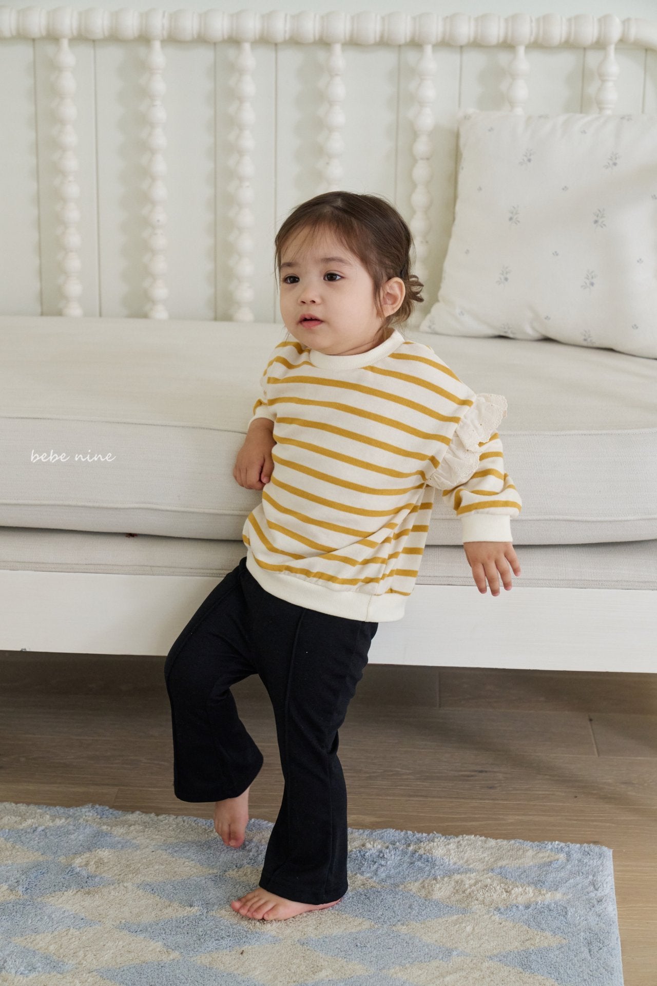 ［bebenine］Black Pink Flare Pants