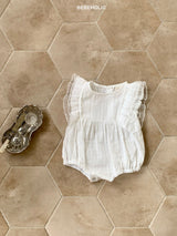 ［bebe holic］Peony lace wing rompers