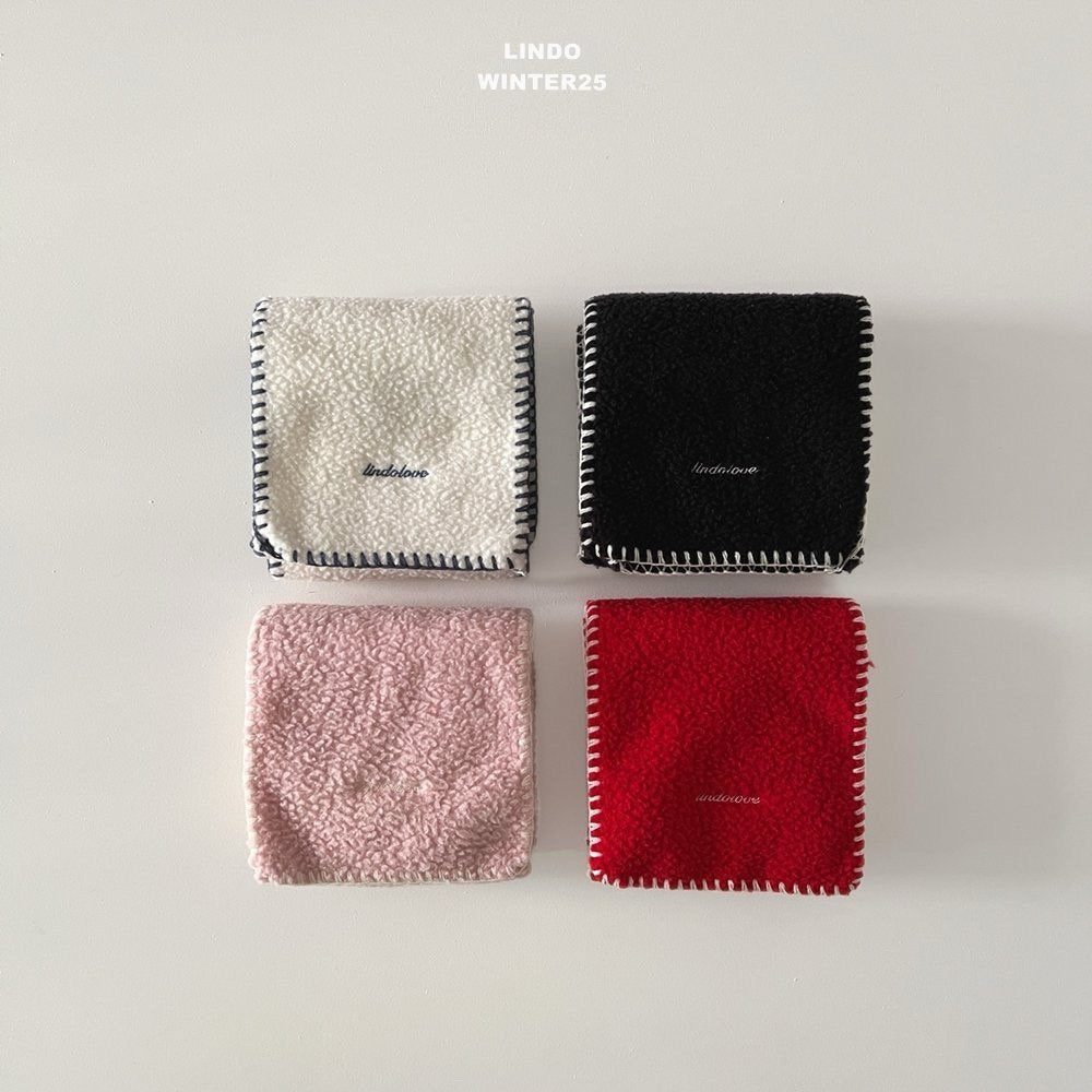 ［LINDO］Mellow embroidery muffler