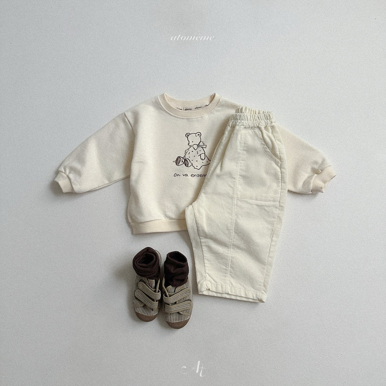 [atomeme] Enni sweatshirt