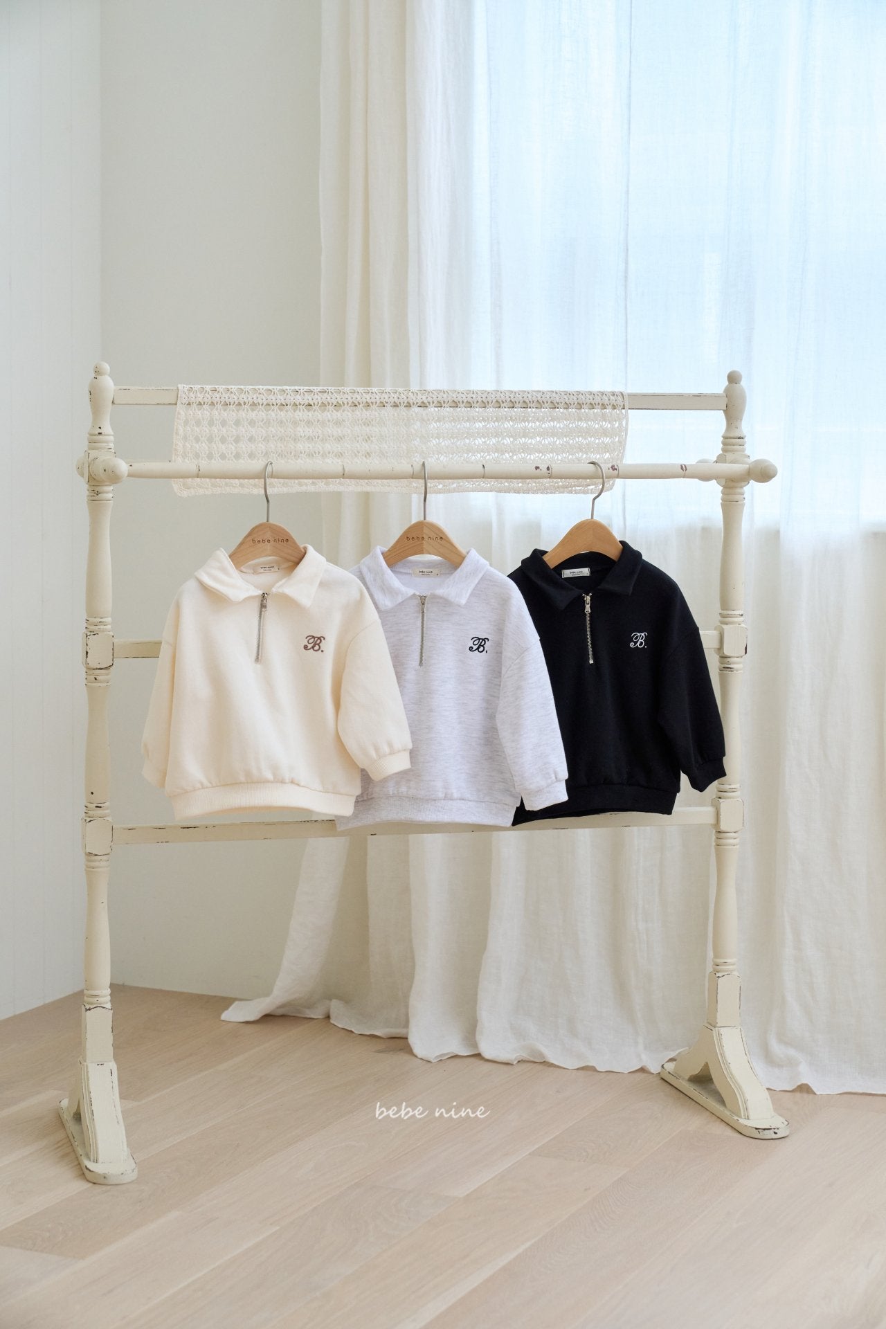 ［bebenine］Nine Zip-Up Sweatshirt