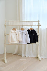 ［bebenine］Nine Zip-Up Sweatshirt