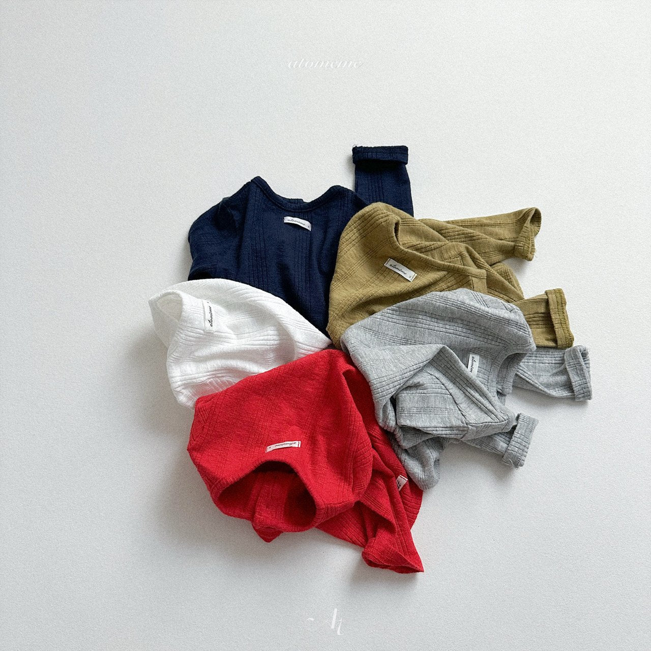 [atomeme] Creme ribbed tee