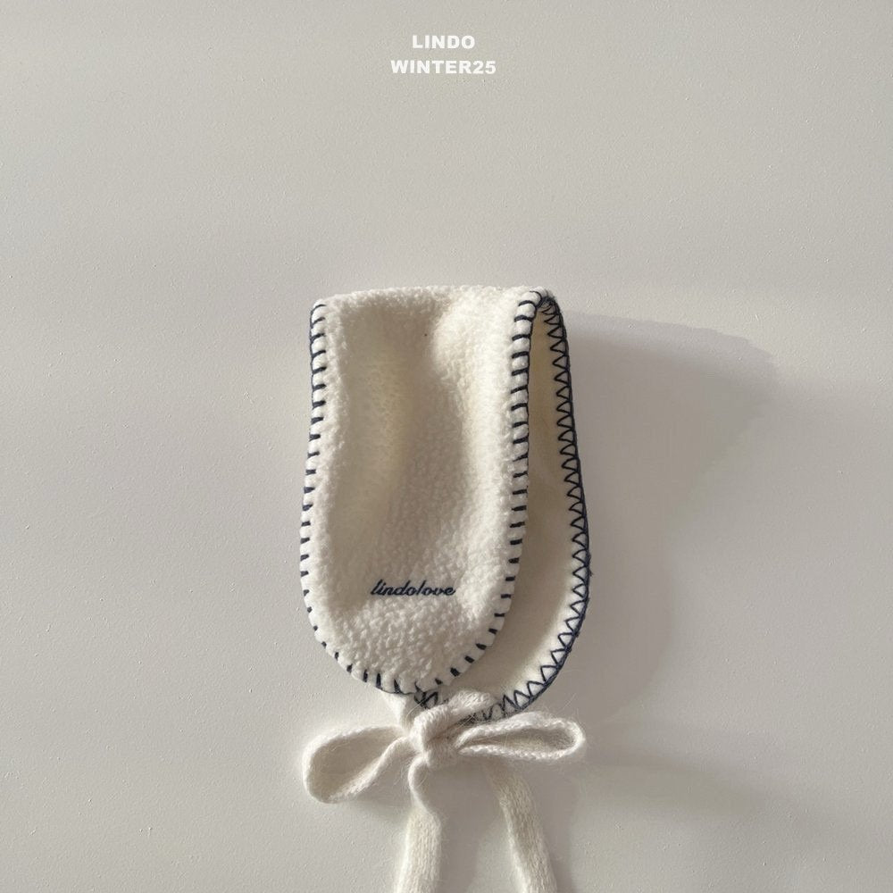 ［LINDO］Mellow embroidery ear muffler