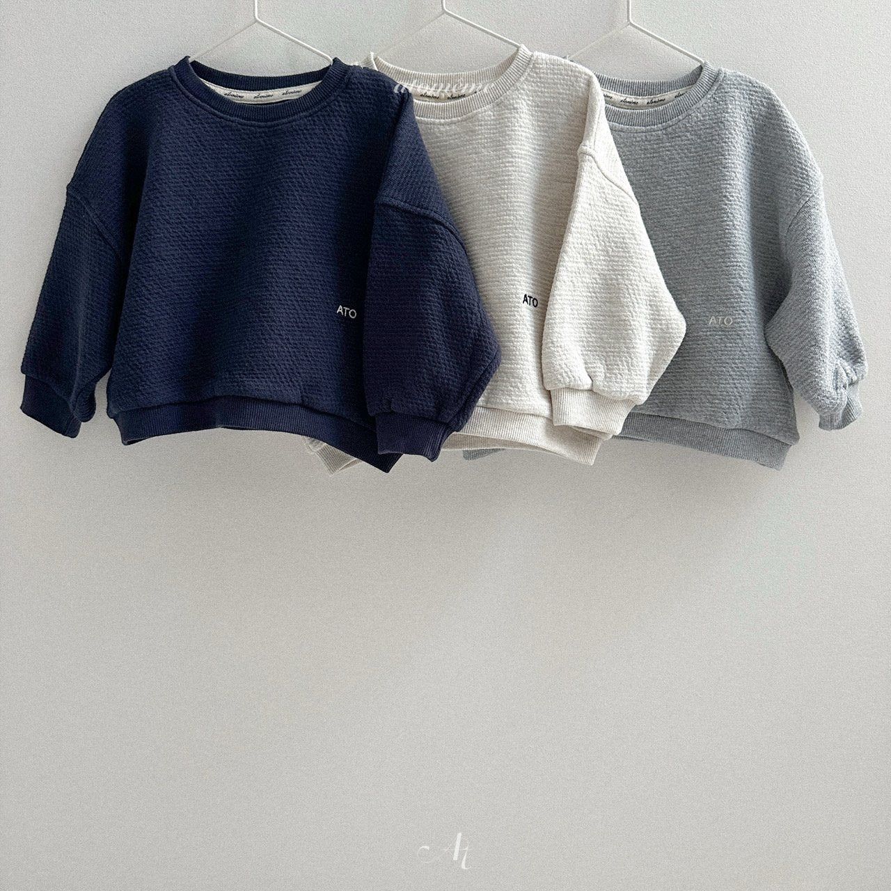 [atomeme] Minimal sweatshirt