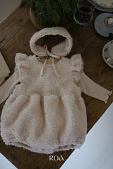 ［ROA］Boa wing rompers & ear muffler