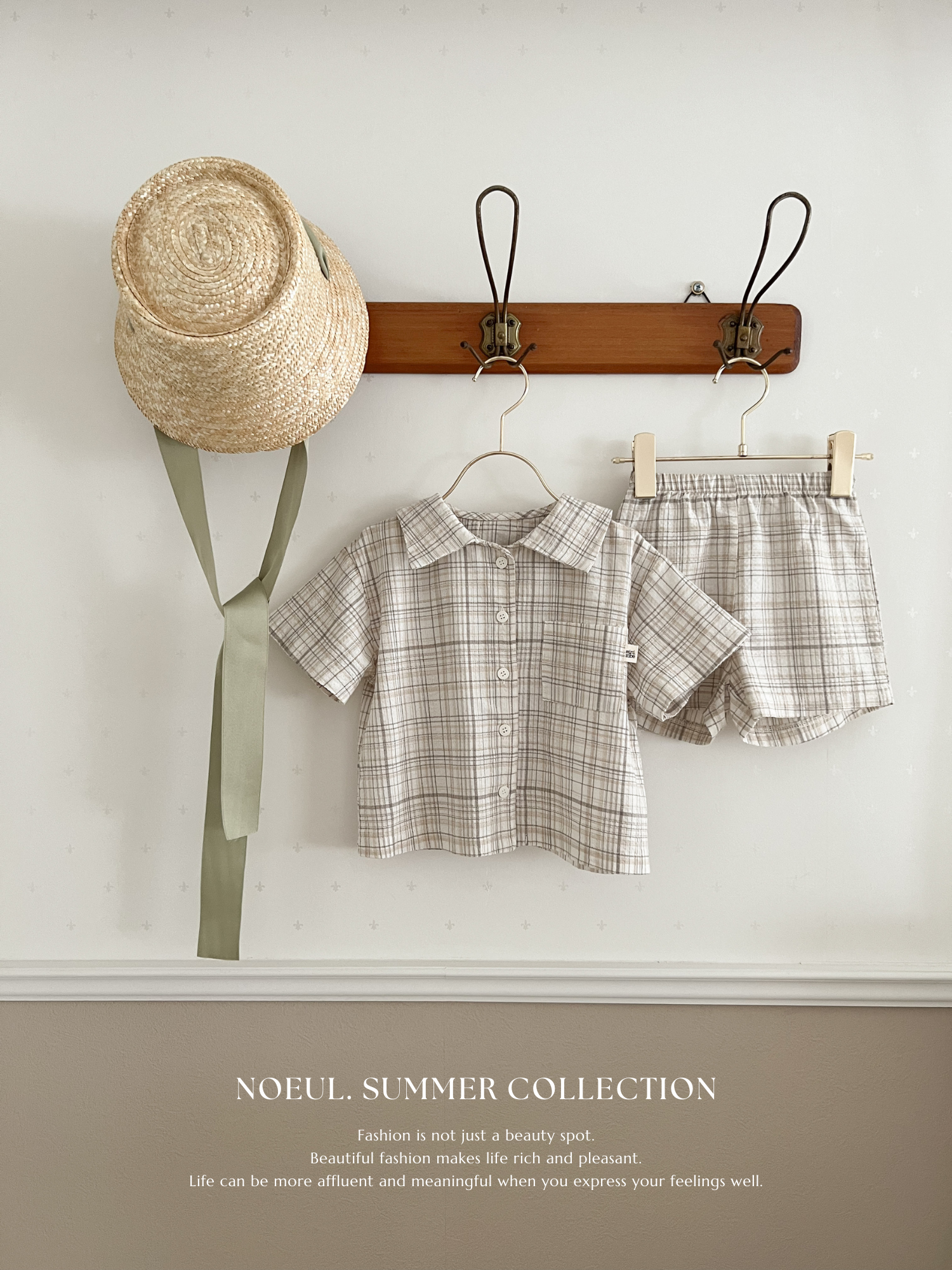 Color ribbon straw hat